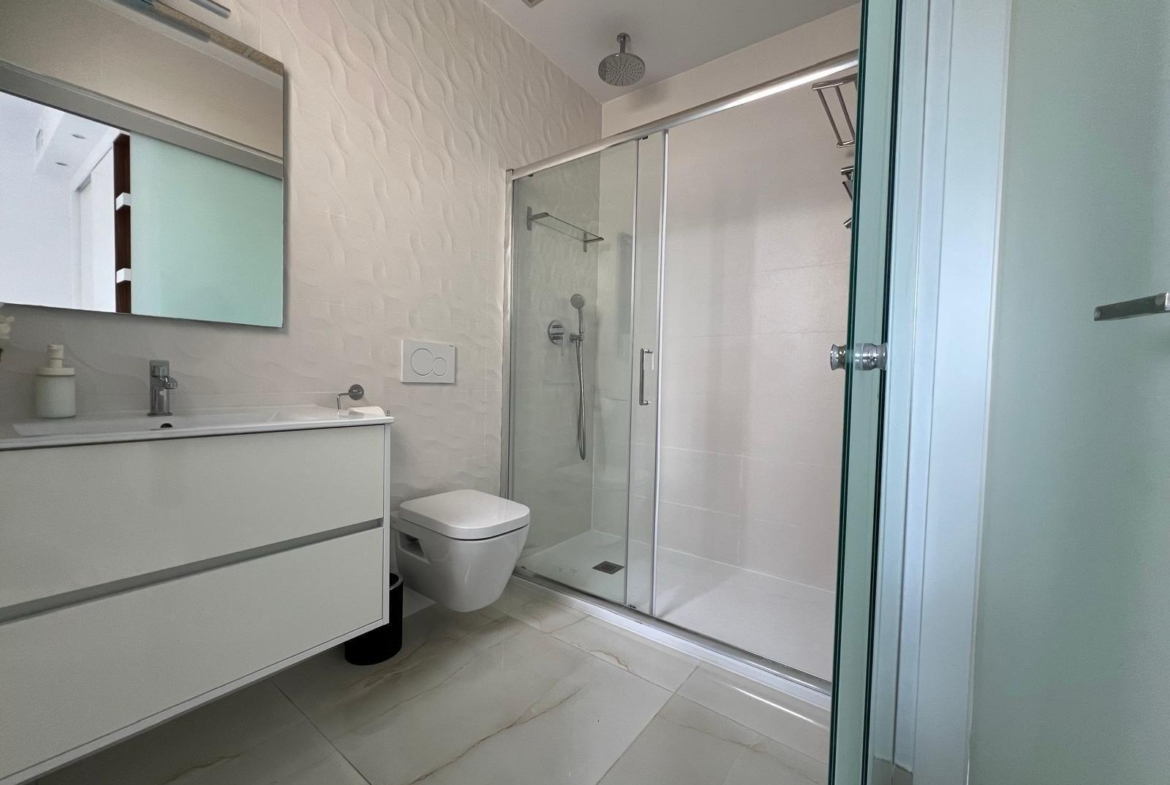 VILLA DE LUJO EN LOMAS DE CABO ROIG CON PISCINA PRIVADA Y PARCELA DE 200 M2. 3 DORM. 3 BAÑOS.