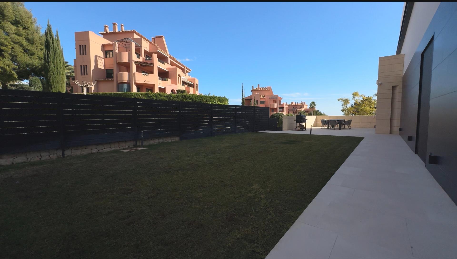 3-76-3 Unique Villa in Sierra Cortina