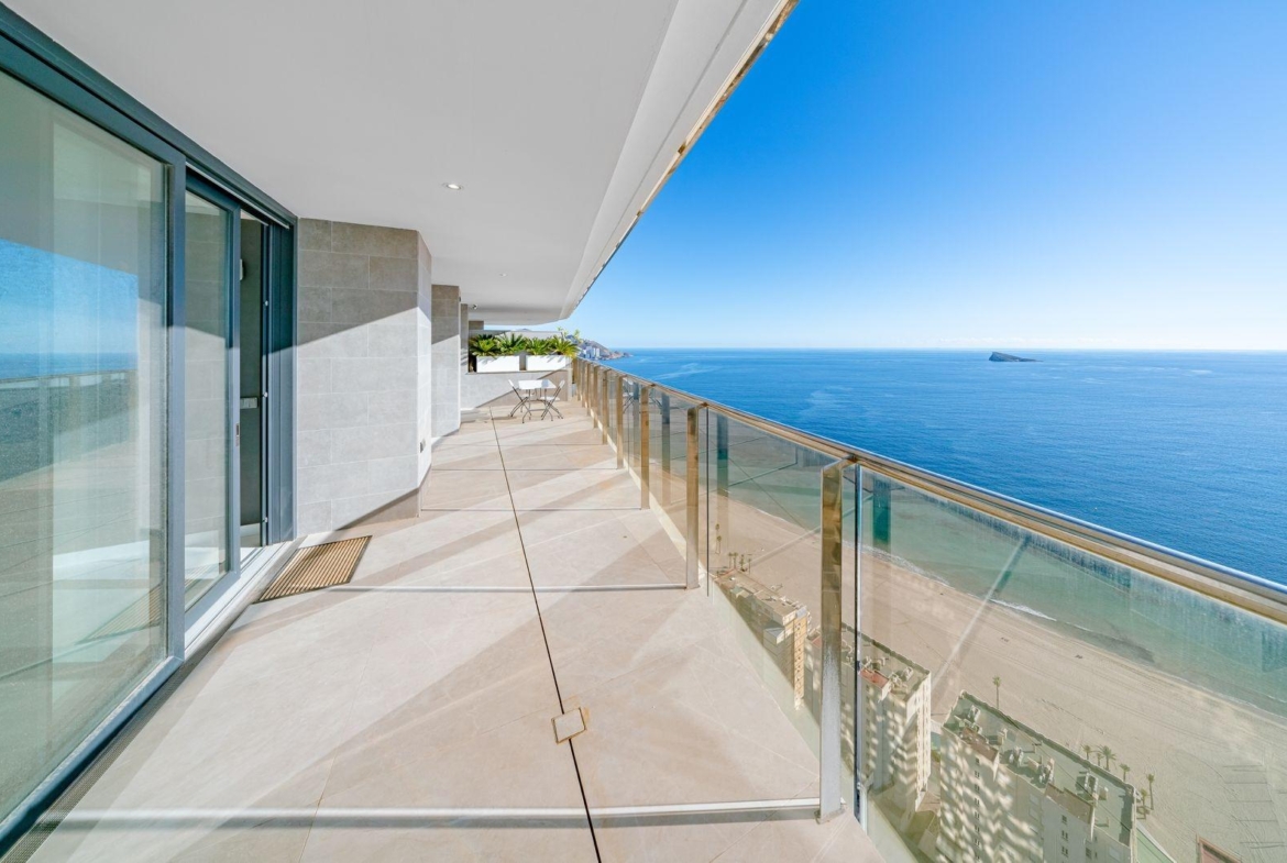 Premium Apartment at Sunset Cliffs – 29th Floor