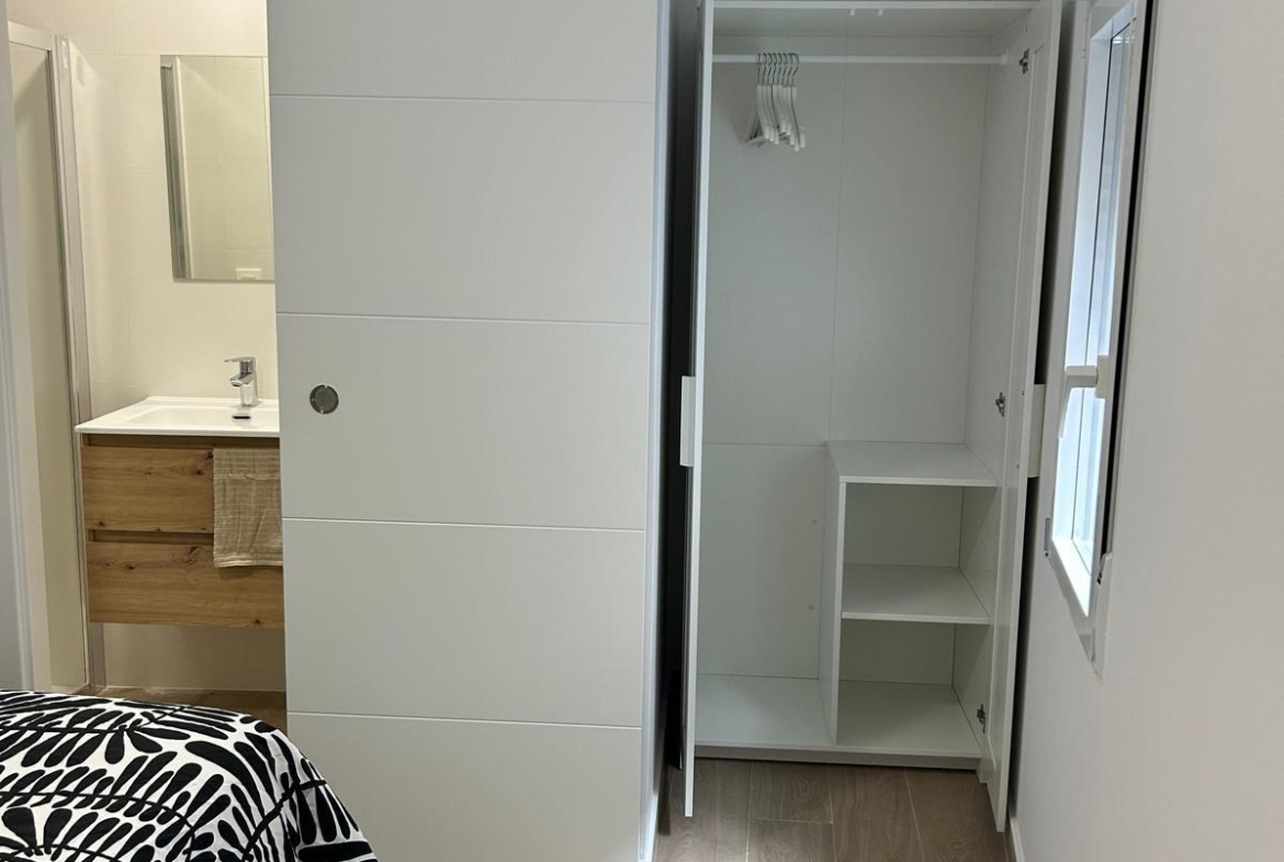 🏡✨ Townhouse in Benidorm Old Town: Charm and Comfort by the Sea 🌊🌴