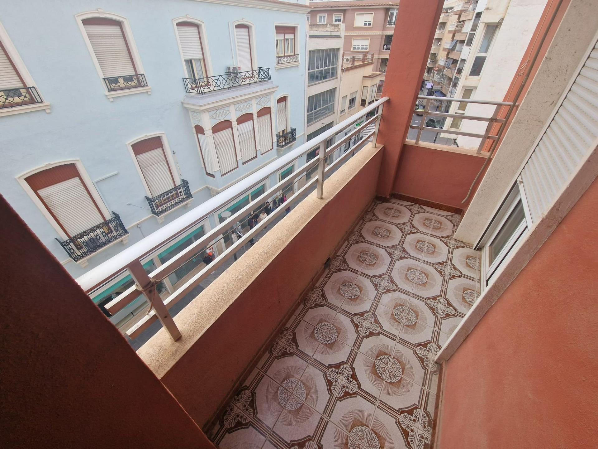 3-8-120 Apartamento muy amplio en pleno centro