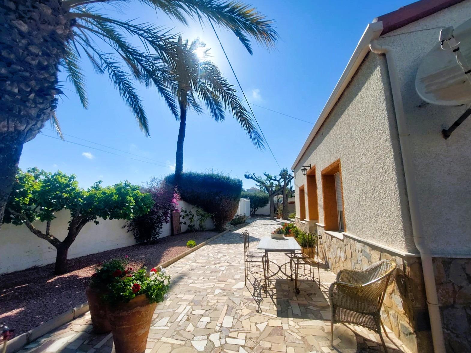 3-8-142 Charming mediterranean villa