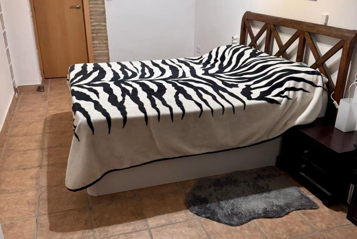 Se vende piso al lado del mar