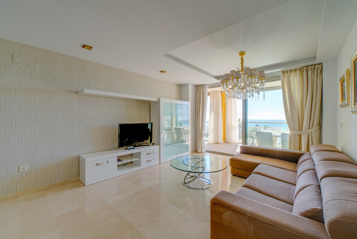 Magnificent apartment with stunning sea views
