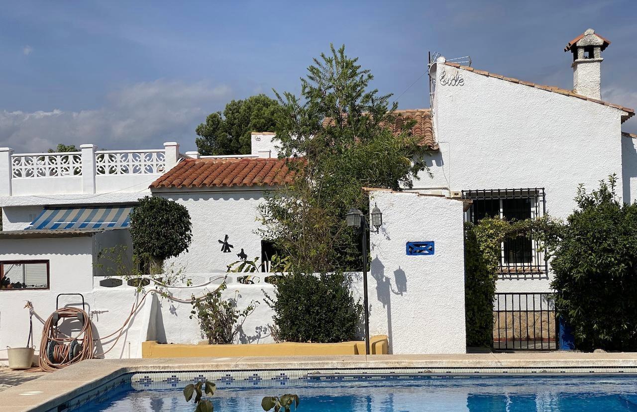LOVELY  VILLA IN ALFAS DEL PI