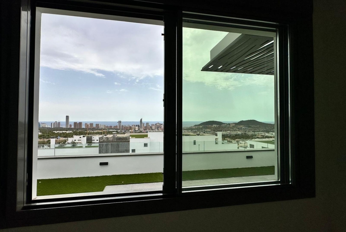 NIEUWE APPARTEMENT MET ZEEZICHTEN