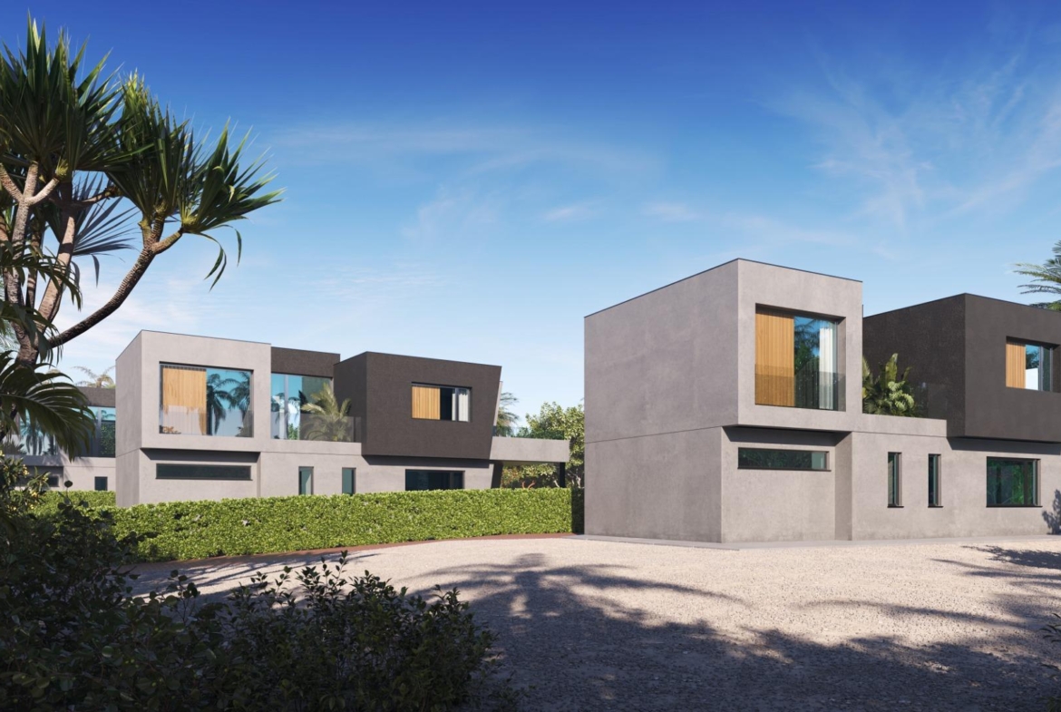 Detached villas with private pool