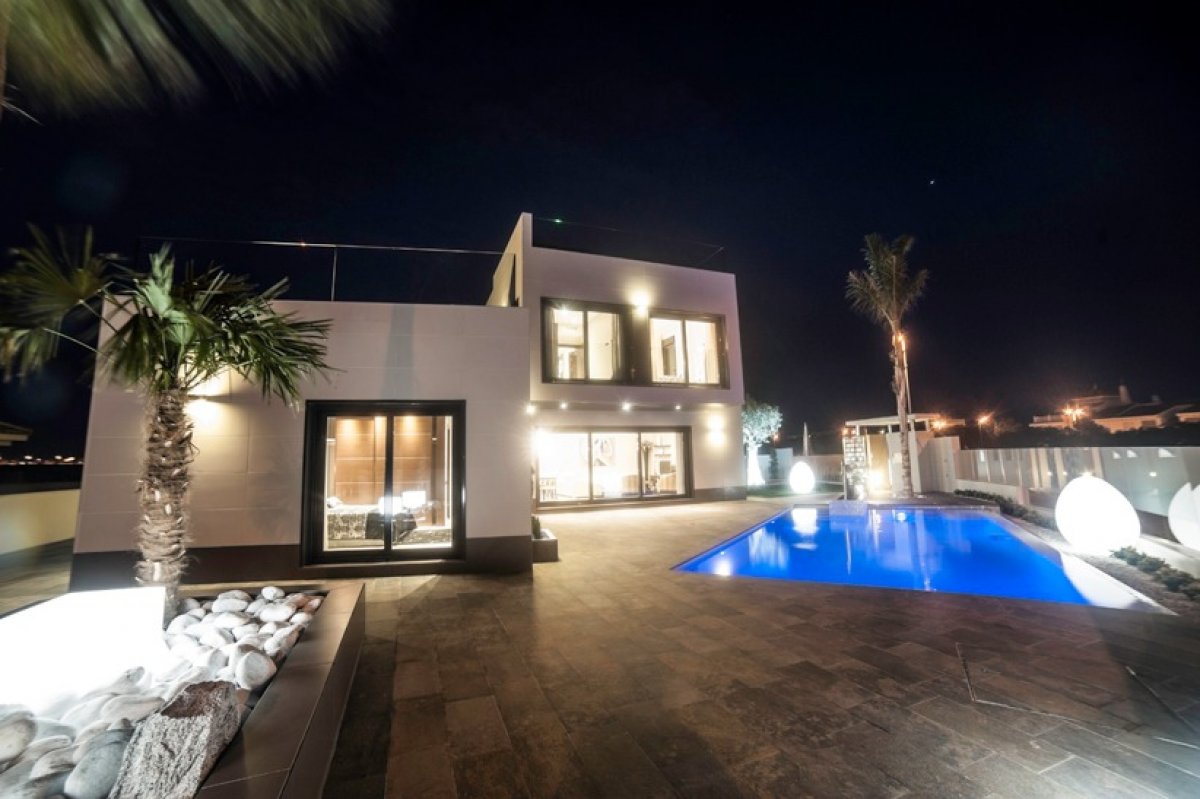 3-8 Independent Villas of San Miguel de Salinas – Bellavista. From 469 000 евро.