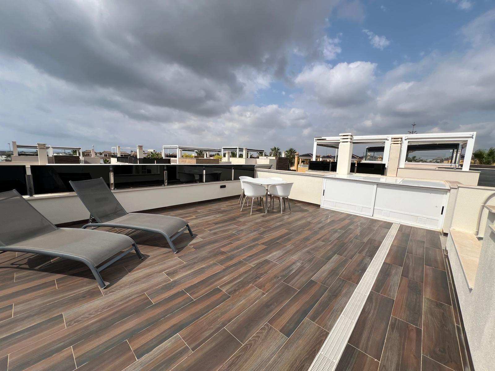3-85-2 VILLA DE LUJO EN LOMAS DE CABO ROIG CON PISCINA PRIVADA Y PARCELA DE 200 M2. 3 DORM. 3 BAÑOS.