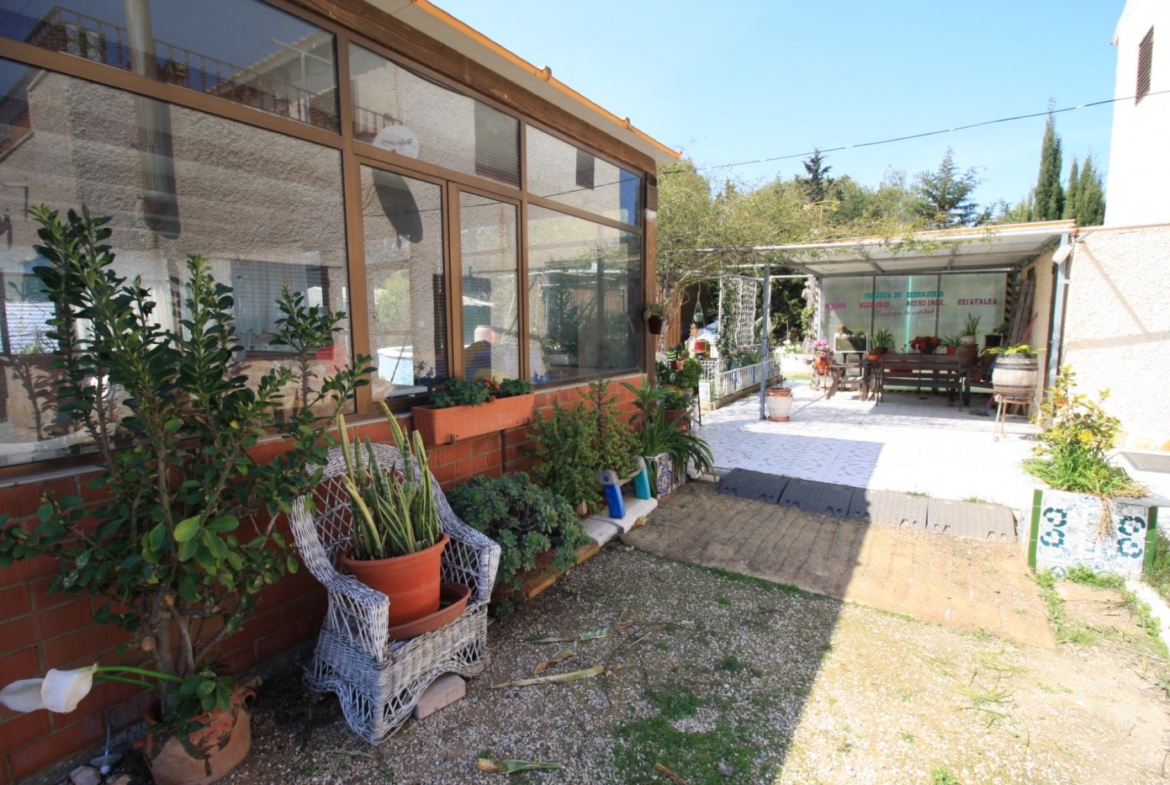 CAMPOAMOR, SPECTACULAR FINCA, 3500 M2  PLOT WITH 2 HOUSES, PRIVATE POOL, 2500 METERS FROM THE BEACH