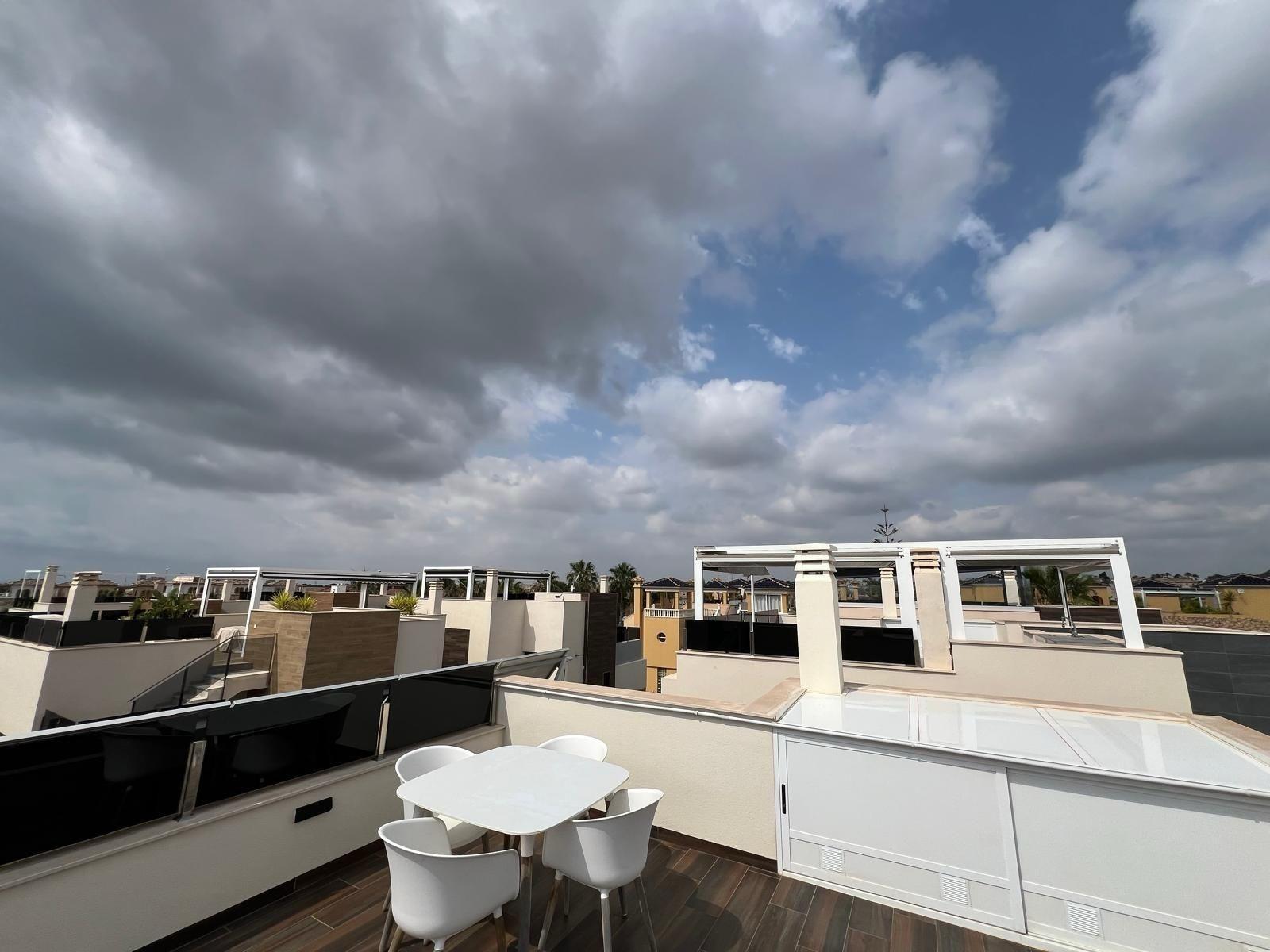 3-88-2 VILLA DE LUJO EN LOMAS DE CABO ROIG CON PISCINA PRIVADA Y PARCELA DE 200 M2. 3 DORM. 3 BAÑOS.