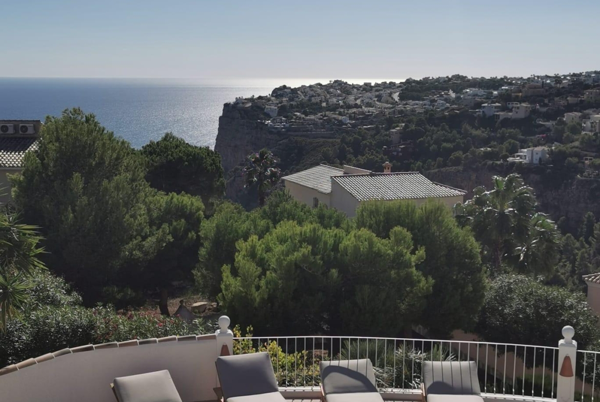 Villa with Sea Views in Cumbre del Sol 🏡🌊