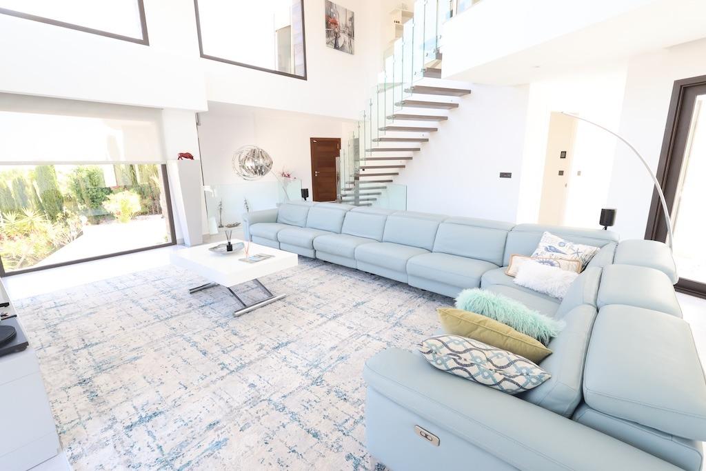 VILLA DE LUJO DE 5 DORM. 6 BAÑOS. EN MONTE OLIMPO JÁVEA.