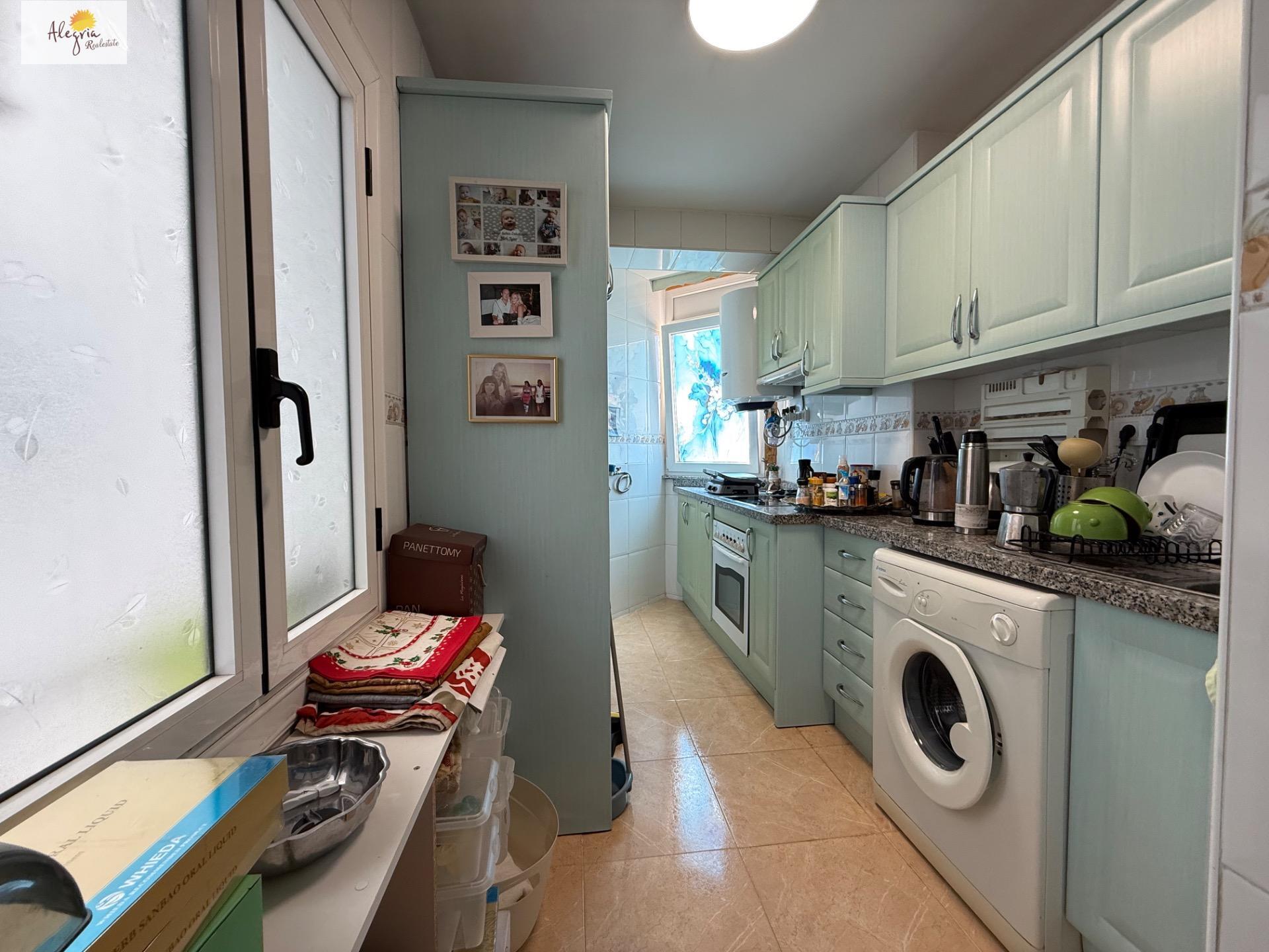 Licht 2-slaapkamer appartement met parkeerplaats in de buurt van Gran Vía Mall