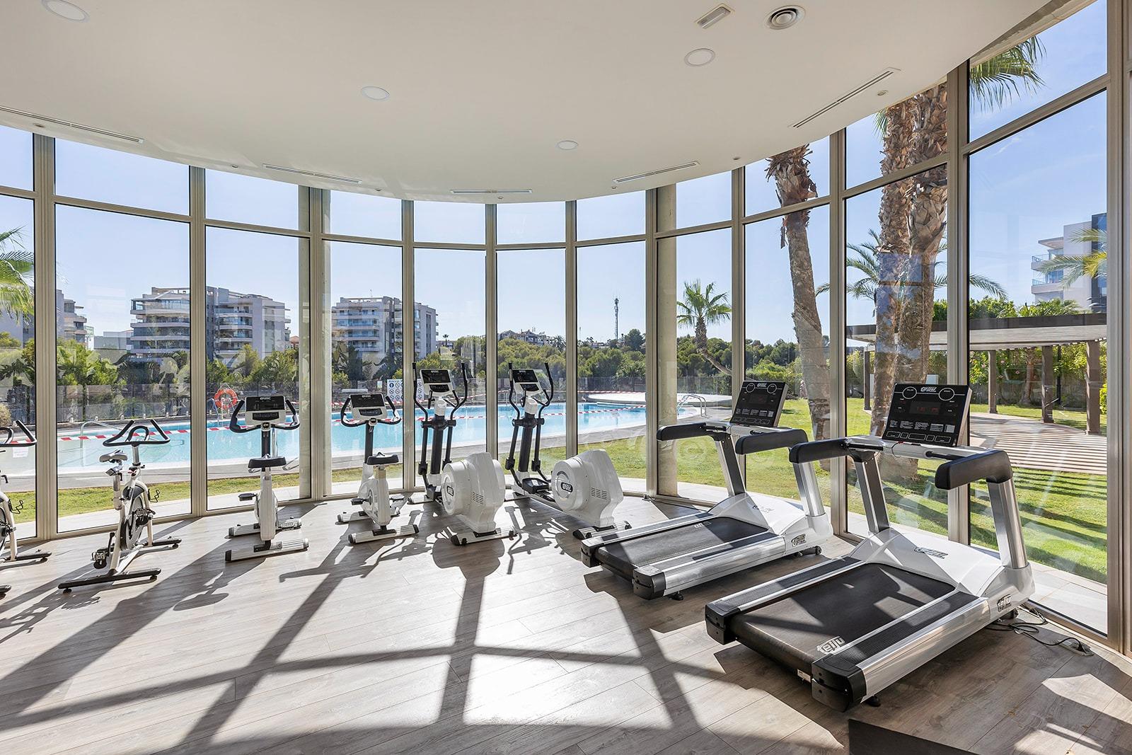 3-9-176 APARTAMENTO EN RESIDENCIAL GREEN HILS DE 2 DORM. 2 BAÑOS. PARKING INCLUIDO. PISCINA. GYM. SUPERFICIE 93 M2.