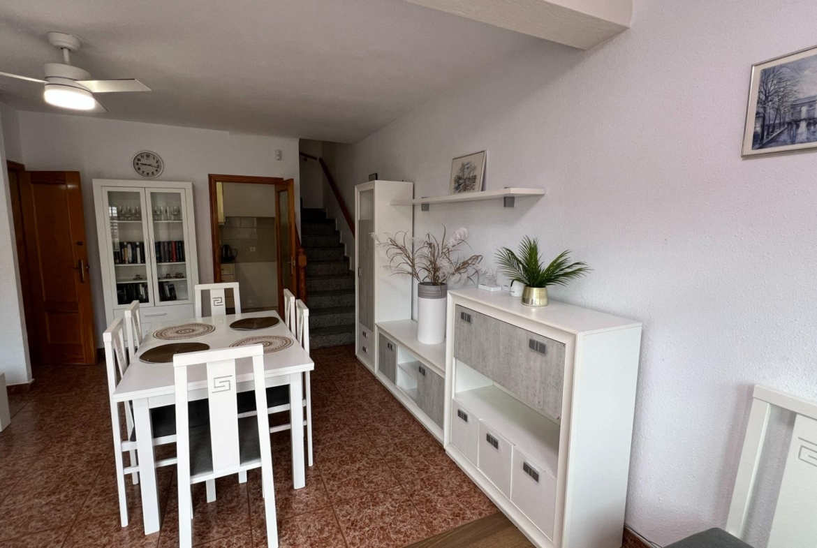 🏡 Your lakeside home with ☀️ solarium and 🌿 private garden in Torrevieja!