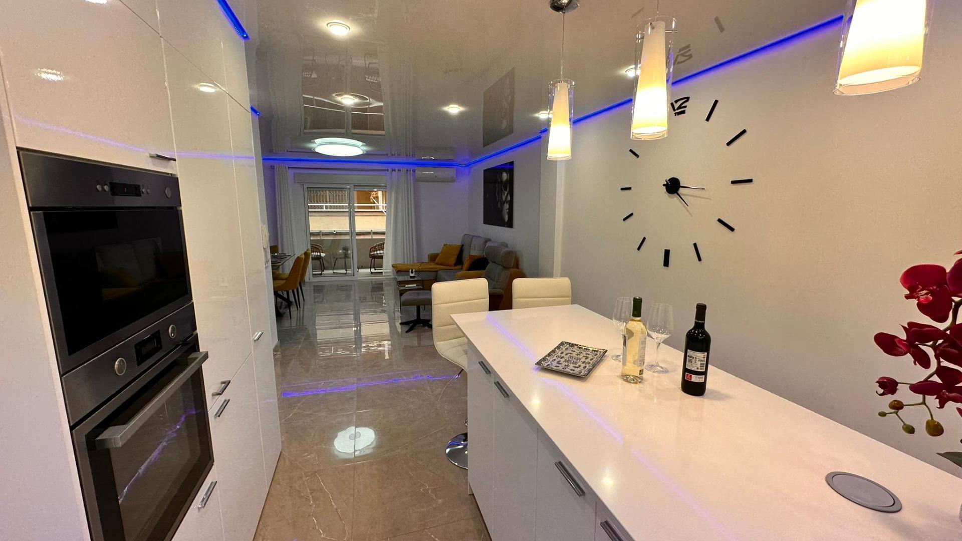 Apartamento reformado en Torrevieja conlicencia turistica