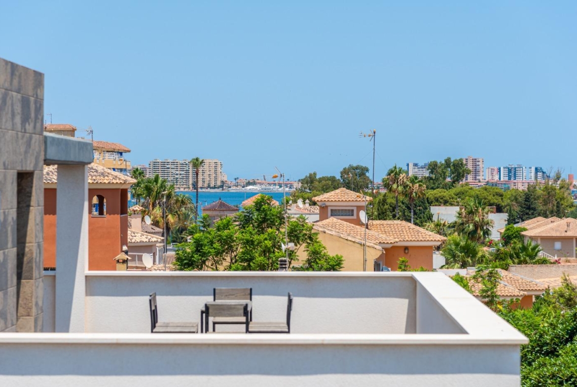 OBRA NUEVA EN LA MANGA. VILLA DE LUJO. 3 DORM. 3 BAÑOS. 440 PARCELA. PISCINA PROPIA.PLAYA A 350M