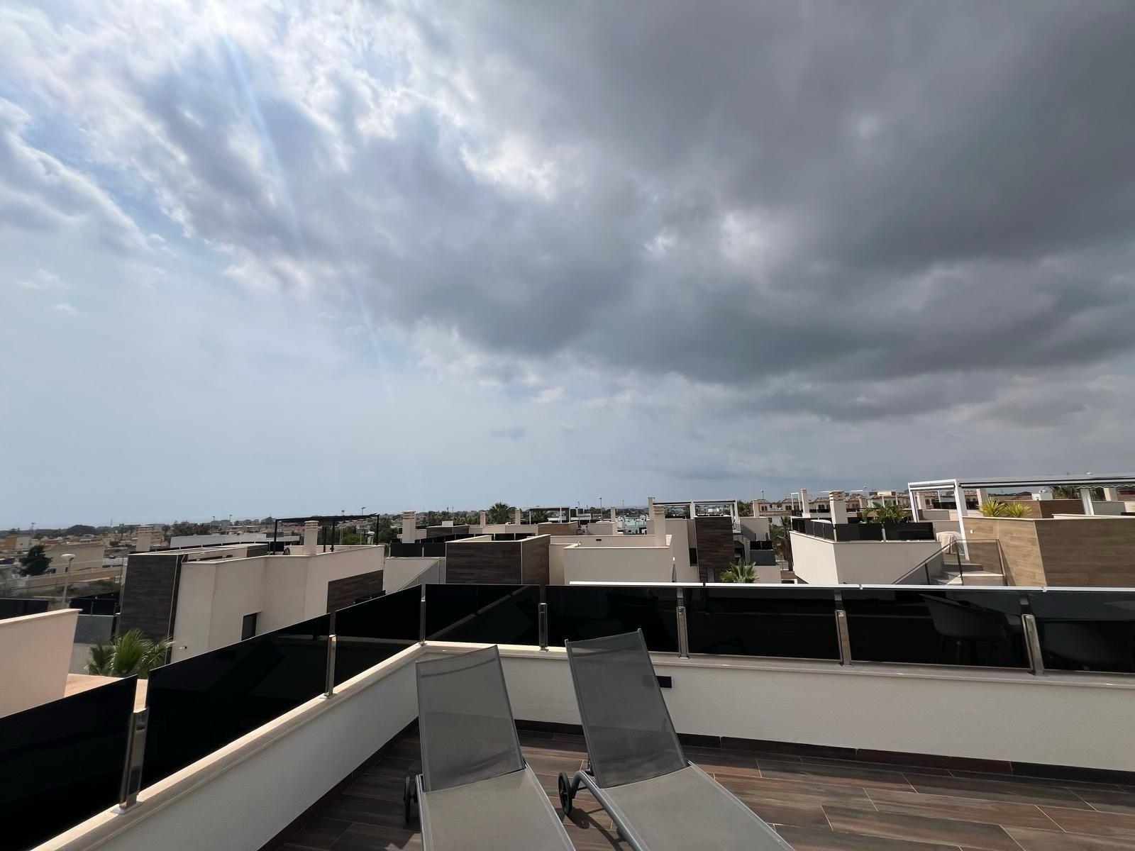 3-90-2 VILLA DE LUJO EN LOMAS DE CABO ROIG CON PISCINA PRIVADA Y PARCELA DE 200 M2. 3 DORM. 3 BAÑOS.