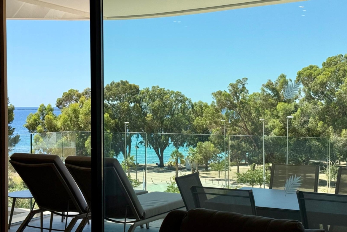 Investment in exclusivity: limited offer by the sea!
