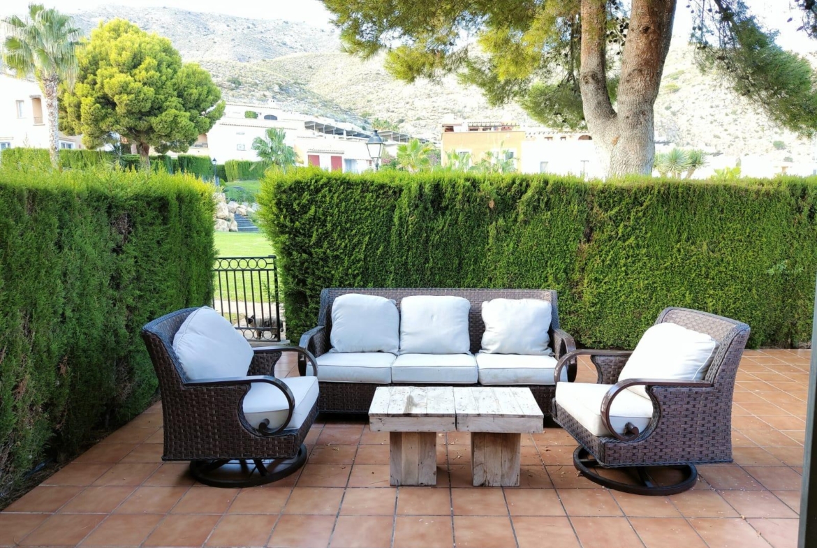 PRECIOSO CHALET ADOSADO EN GOLF BAHIA DE FINESTRAT