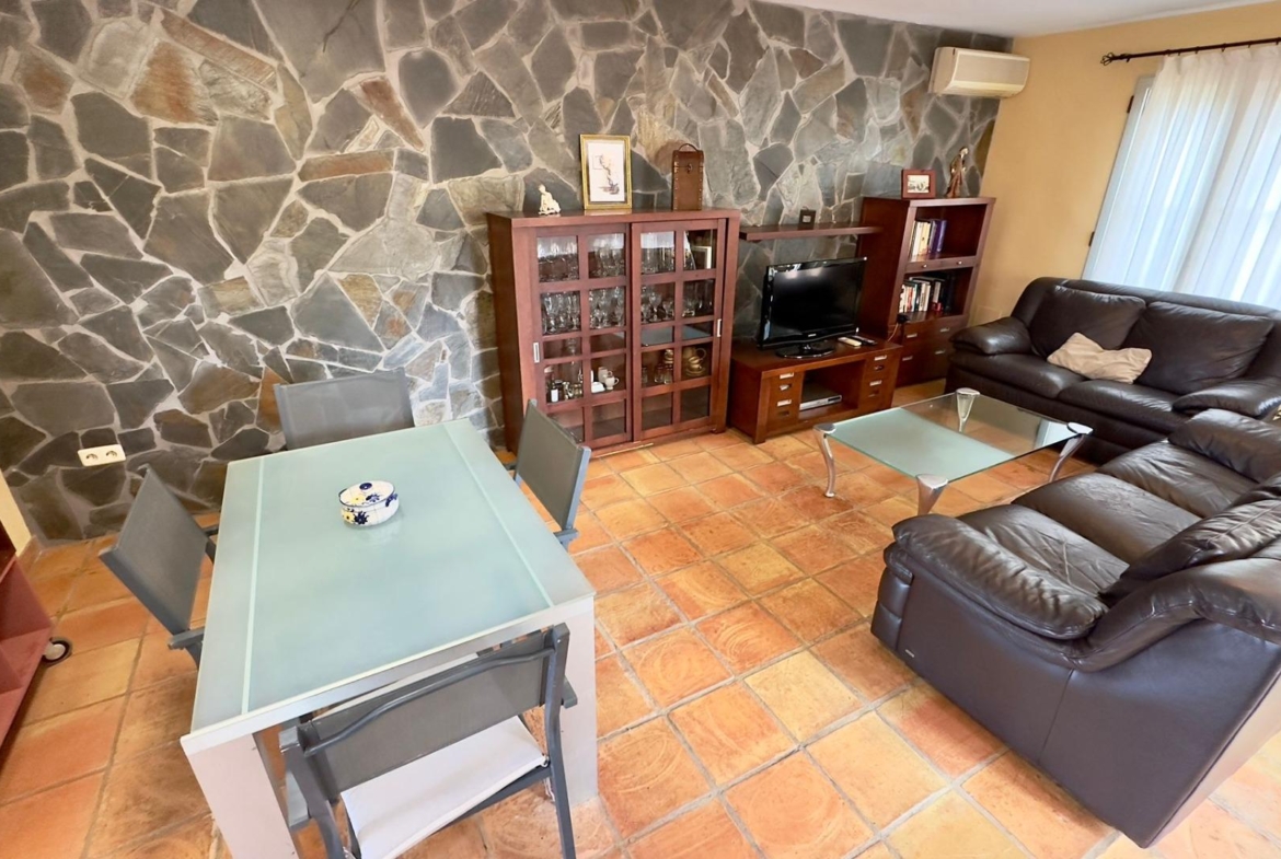 PRECIOSO CHALET ADOSADO EN GOLF BAHIA DE FINESTRAT