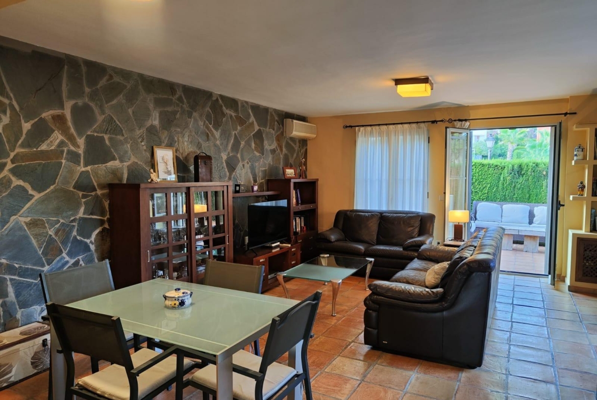 PRECIOSO CHALET ADOSADO EN GOLF BAHIA DE FINESTRAT