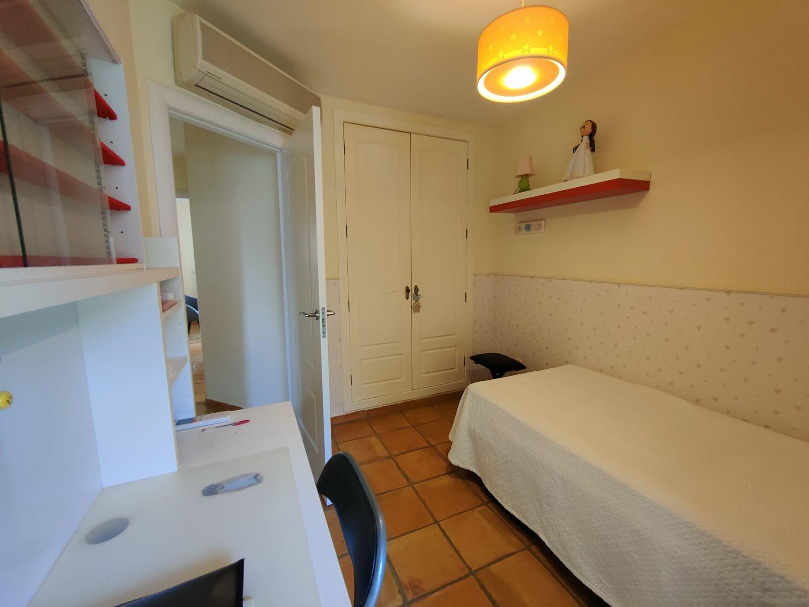PRECIOSO CHALET ADOSADO EN GOLF BAHIA DE FINESTRAT