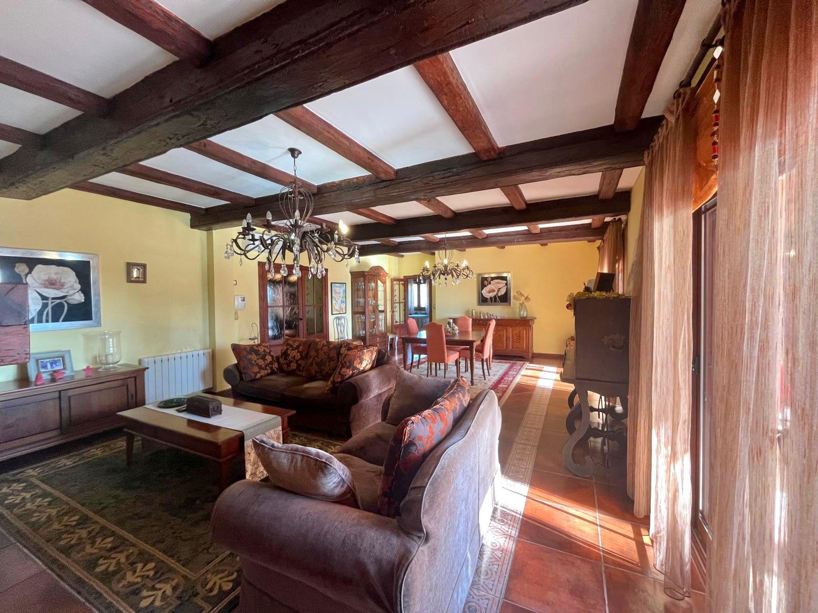 Ontdek Luxe en Rust: Landhuis in Rojales met grote ruimtes en natuur