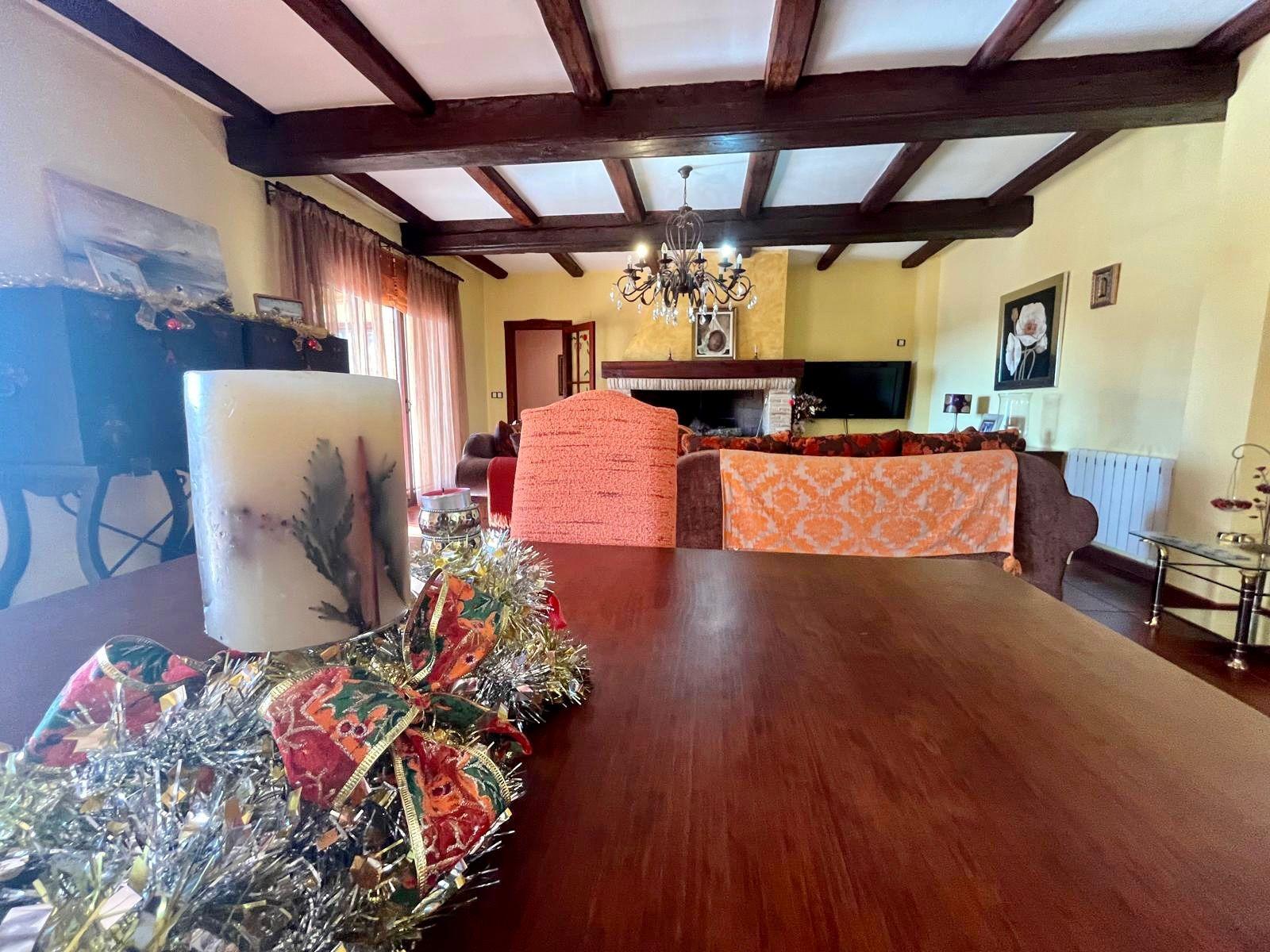 Ontdek Luxe en Rust: Landhuis in Rojales met grote ruimtes en natuur