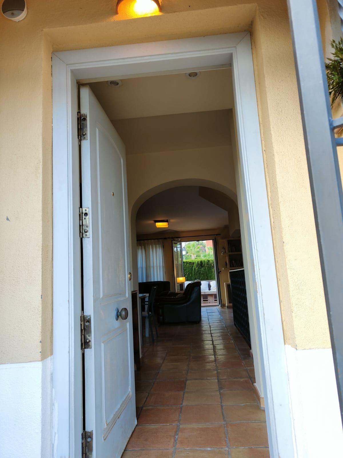 PRECIOSO CHALET ADOSADO EN GOLF BAHIA DE FINESTRAT