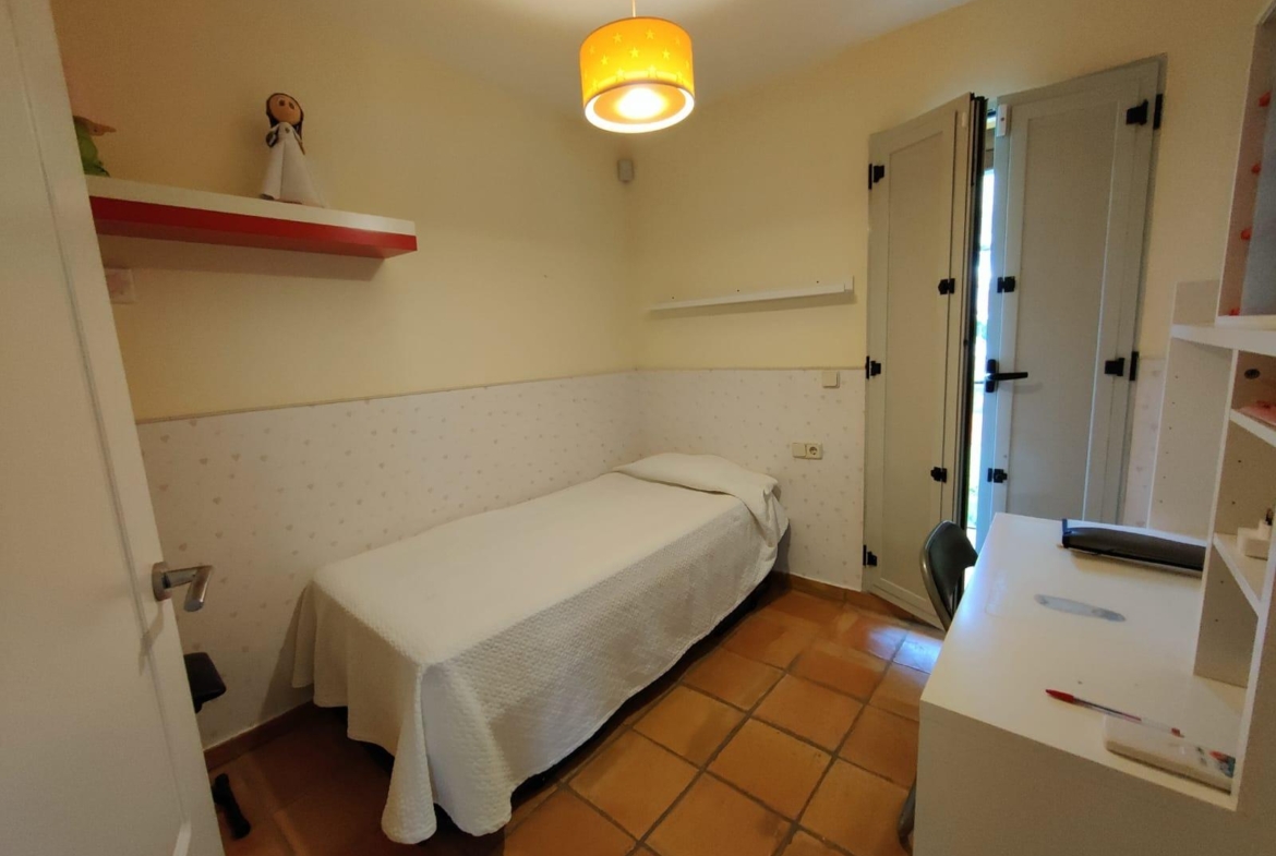 PRECIOSO CHALET ADOSADO EN GOLF BAHIA DE FINESTRAT