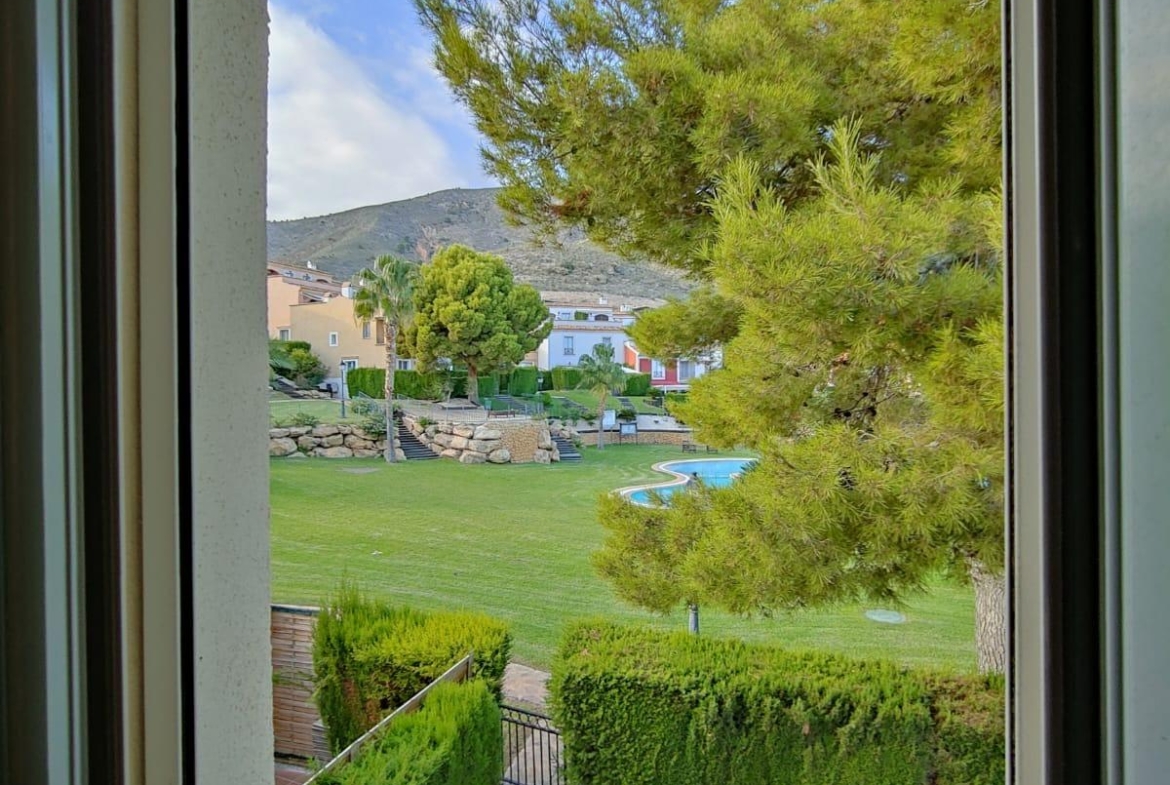PRECIOSO CHALET ADOSADO EN GOLF BAHIA DE FINESTRAT