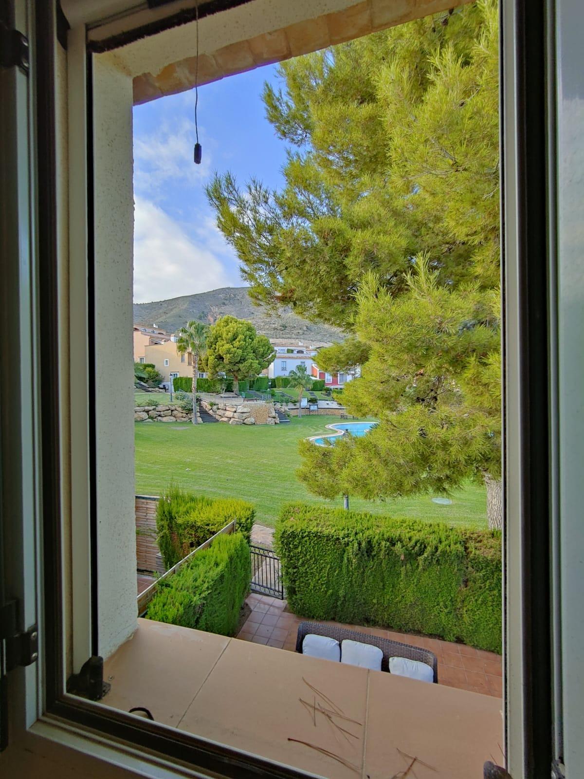 PRECIOSO CHALET ADOSADO EN GOLF BAHIA DE FINESTRAT
