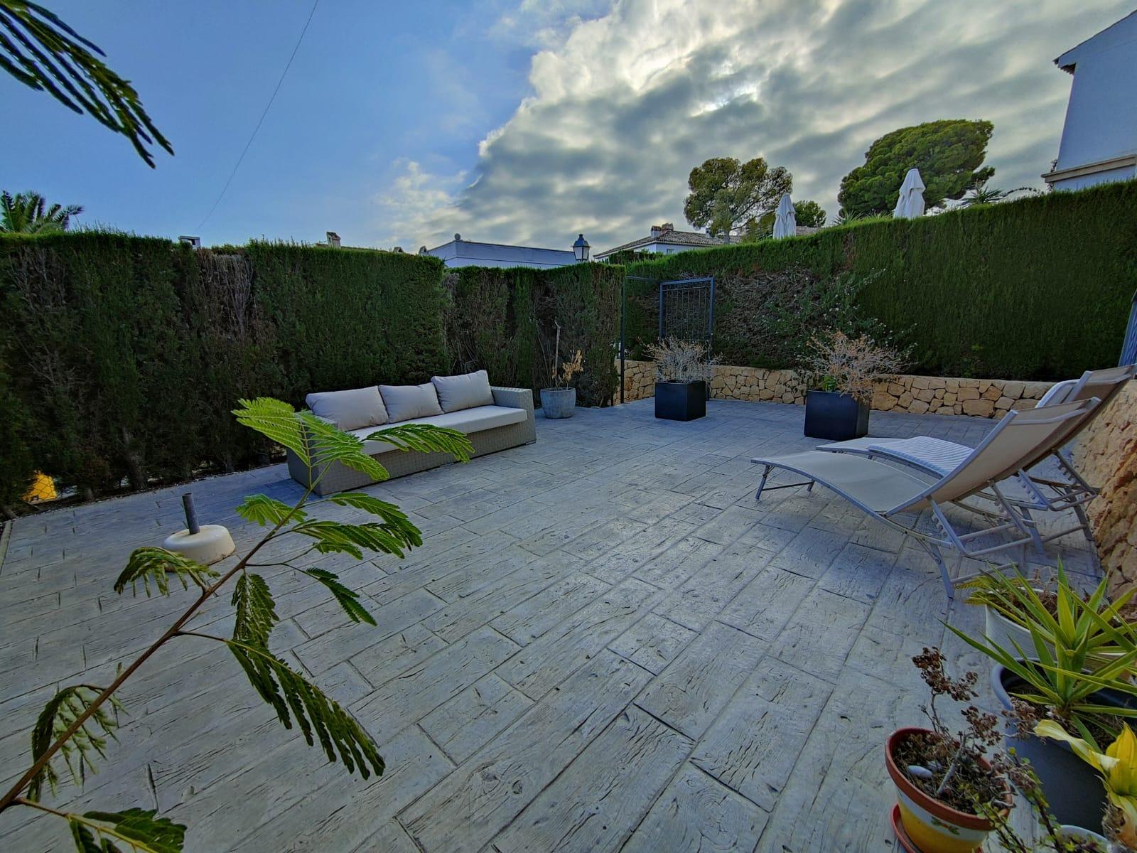 PRECIOSO CHALET ADOSADO EN GOLF BAHIA DE FINESTRAT