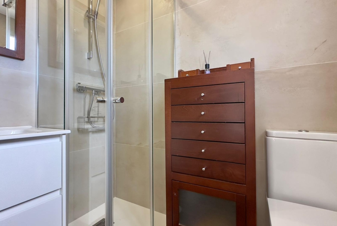 PRECIOSO CHALET ADOSADO EN GOLF BAHIA DE FINESTRAT