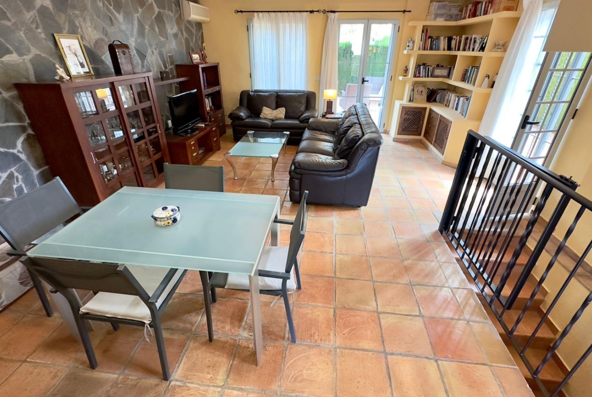 PRECIOSO CHALET ADOSADO EN GOLF BAHIA DE FINESTRAT