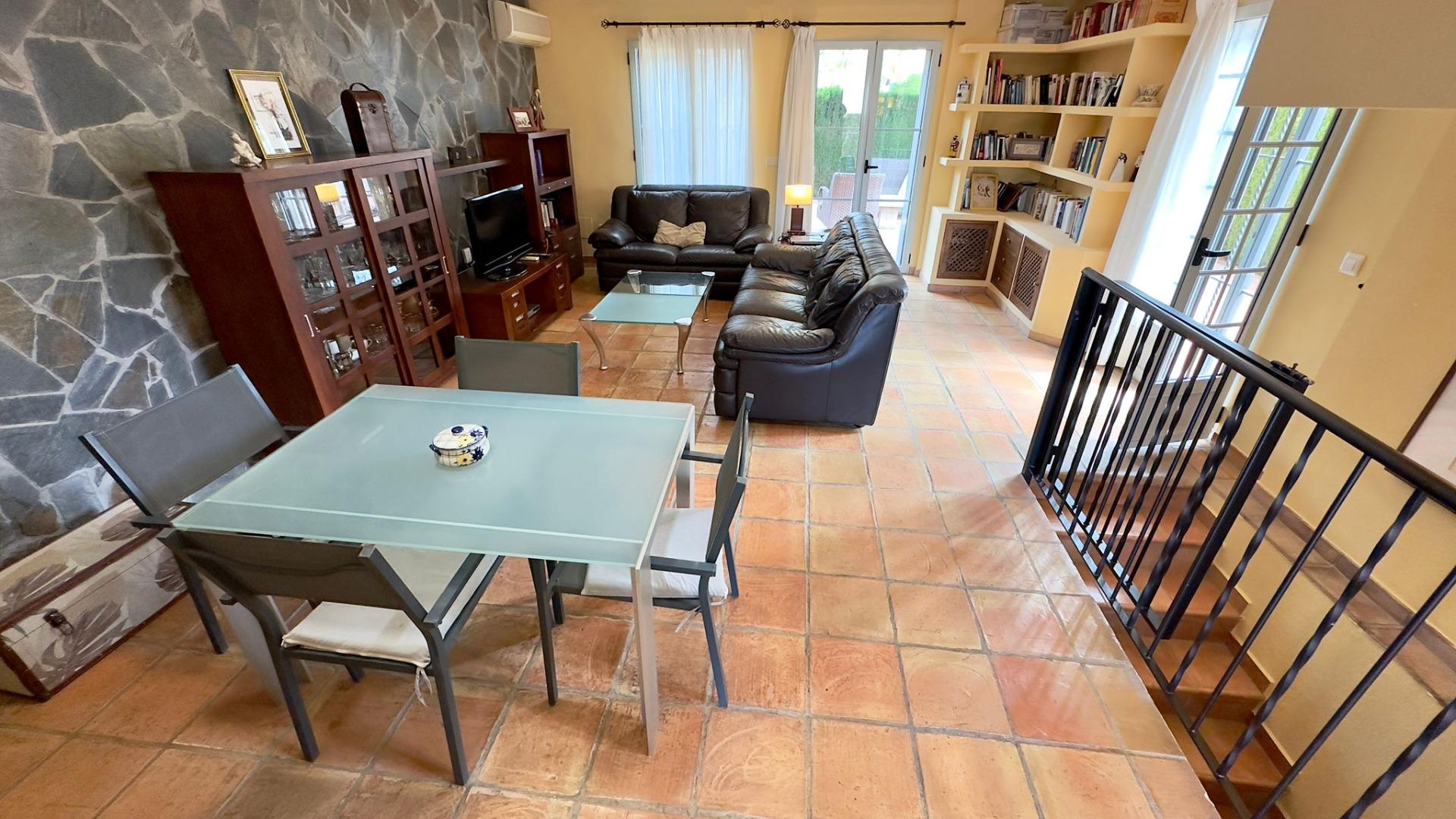PRECIOSO CHALET ADOSADO EN GOLF BAHIA DE FINESTRAT