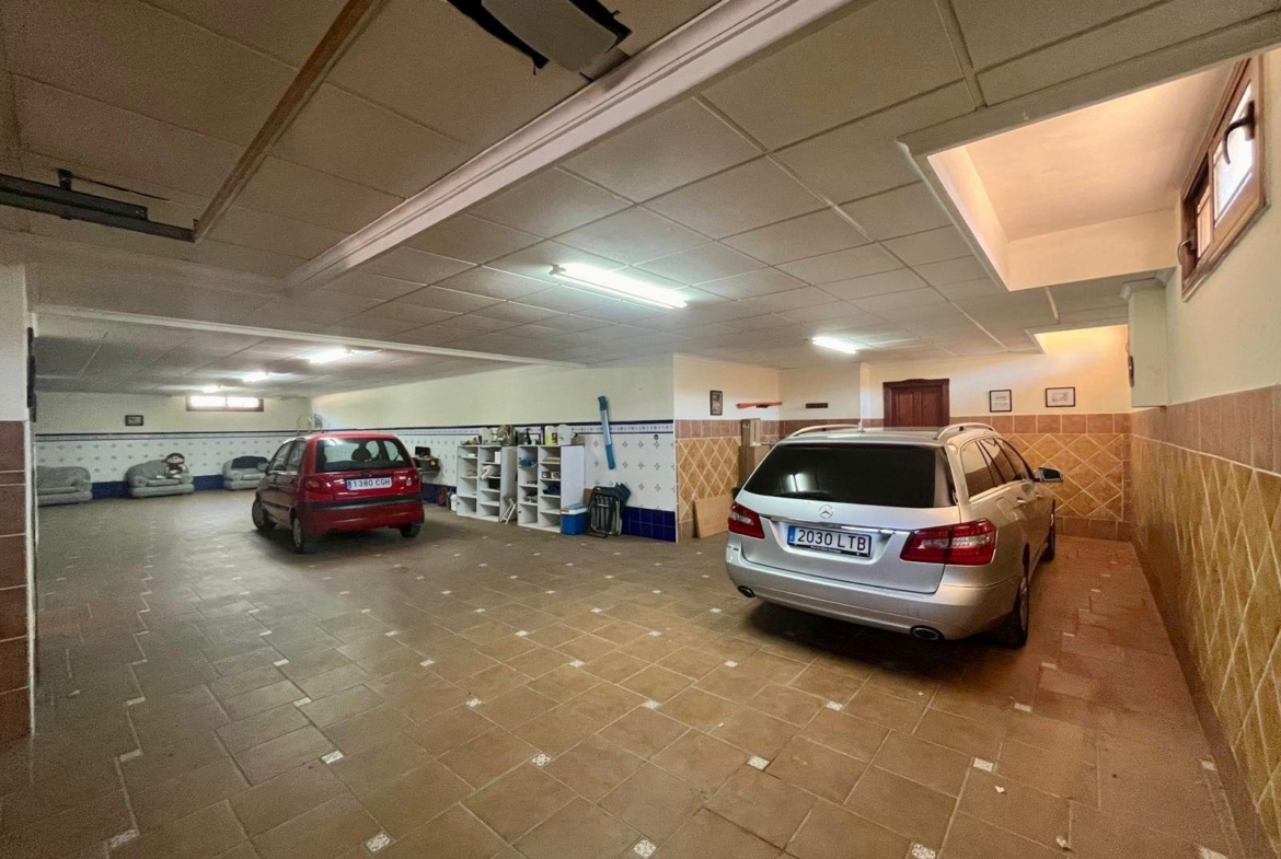 Ontdek Luxe en Rust: Landhuis in Rojales met grote ruimtes en natuur