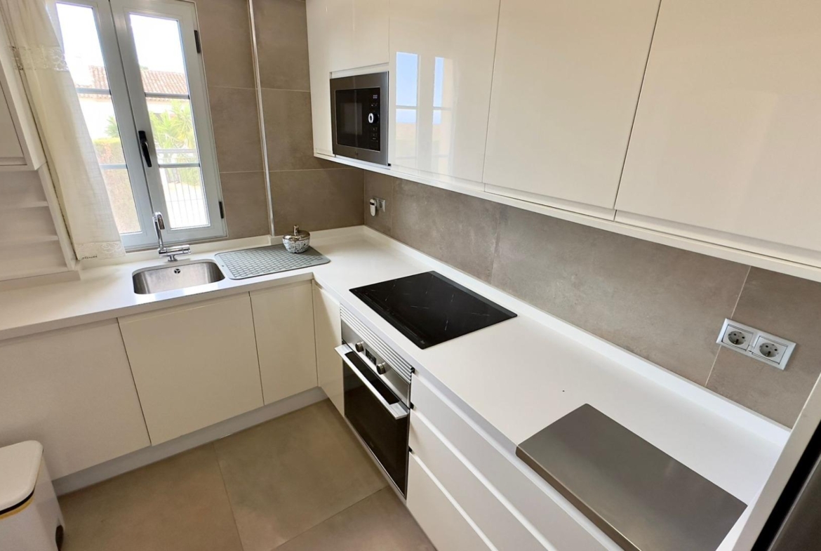 PRECIOSO CHALET ADOSADO EN GOLF BAHIA DE FINESTRAT