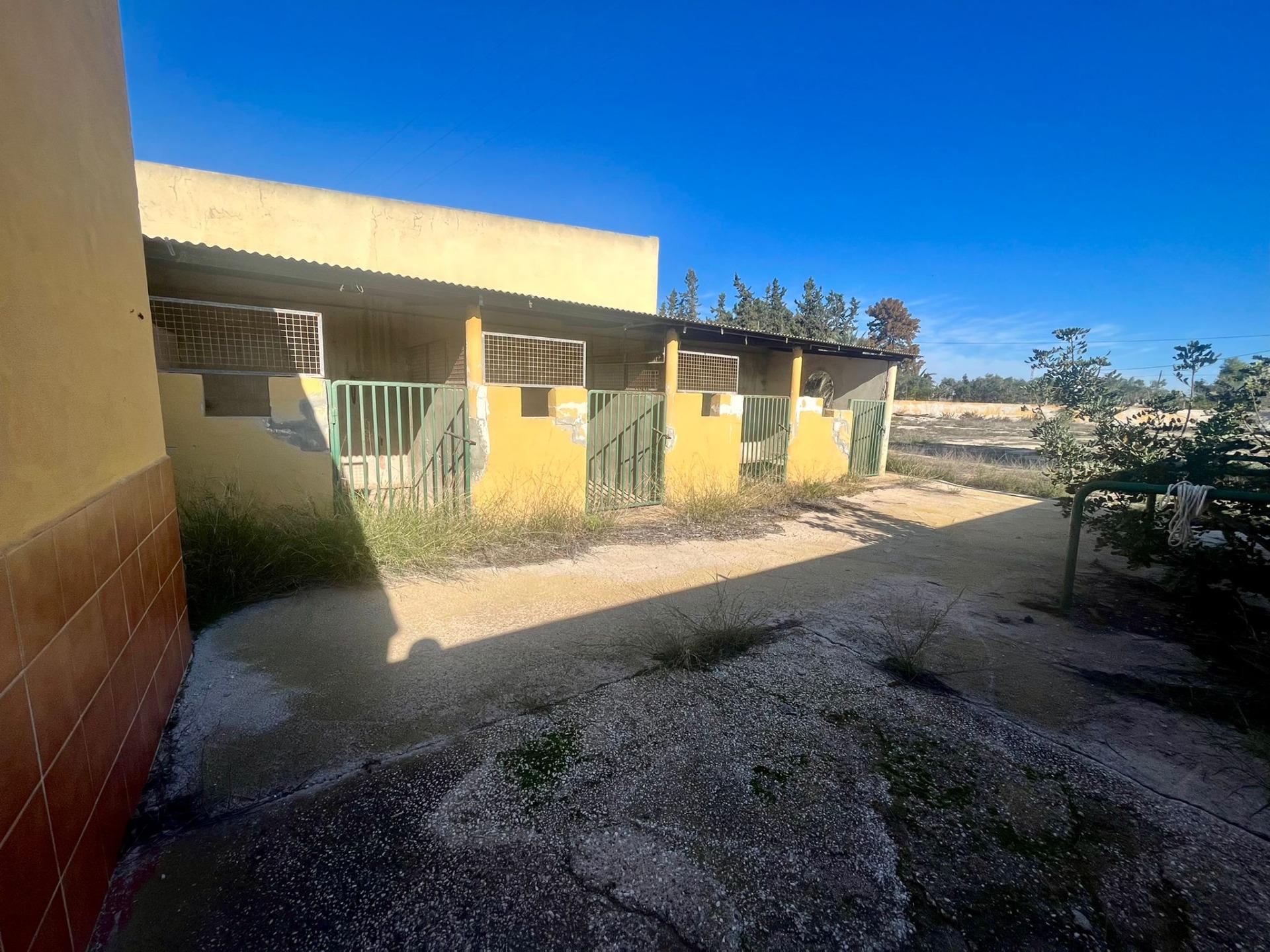 Ontdek Luxe en Rust: Landhuis in Rojales met grote ruimtes en natuur