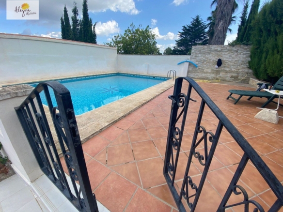 Villa for sale in Algimia de Alfara