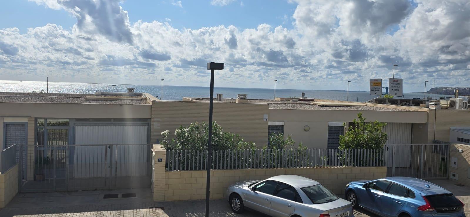 BUNGALOW IN CITY OF LIGHT FACING THE SEA – TORMOS STREET