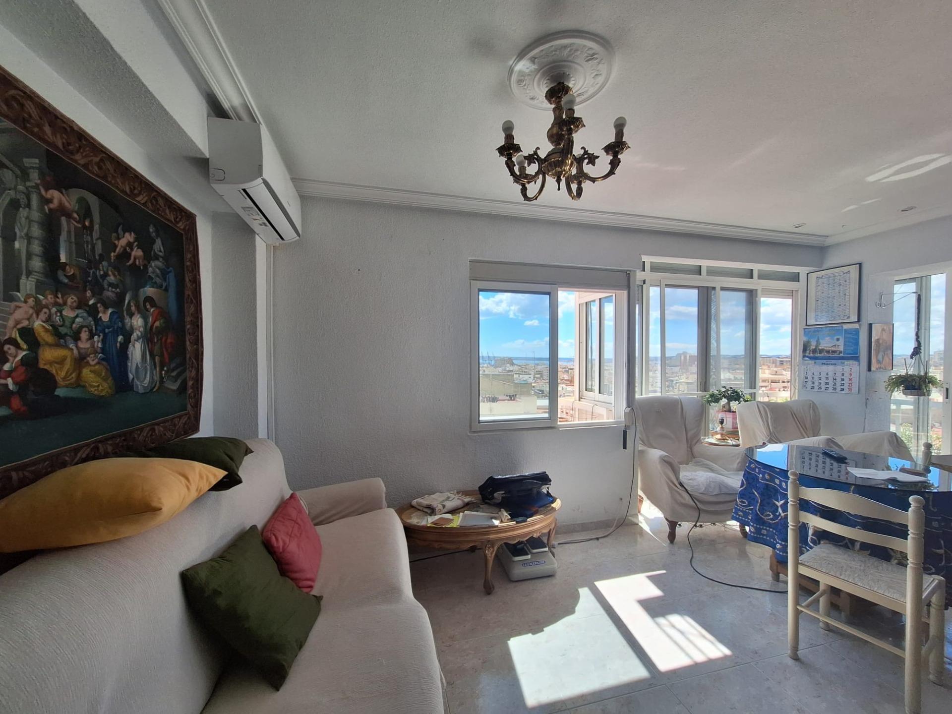 PISO AMPLIO Y LUMINOSO CON ASCENSOR EN PINTOR GISBERT – SAN BLAS