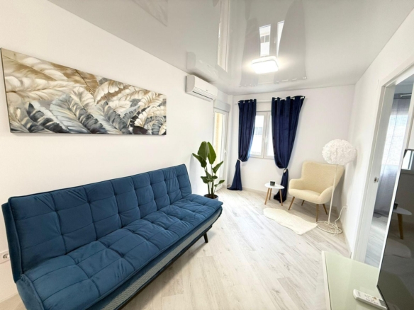 APARTAMENTO  RENOVADO  CON PISCINA CERCA DE LA PLAYA DEL CURA 200 M