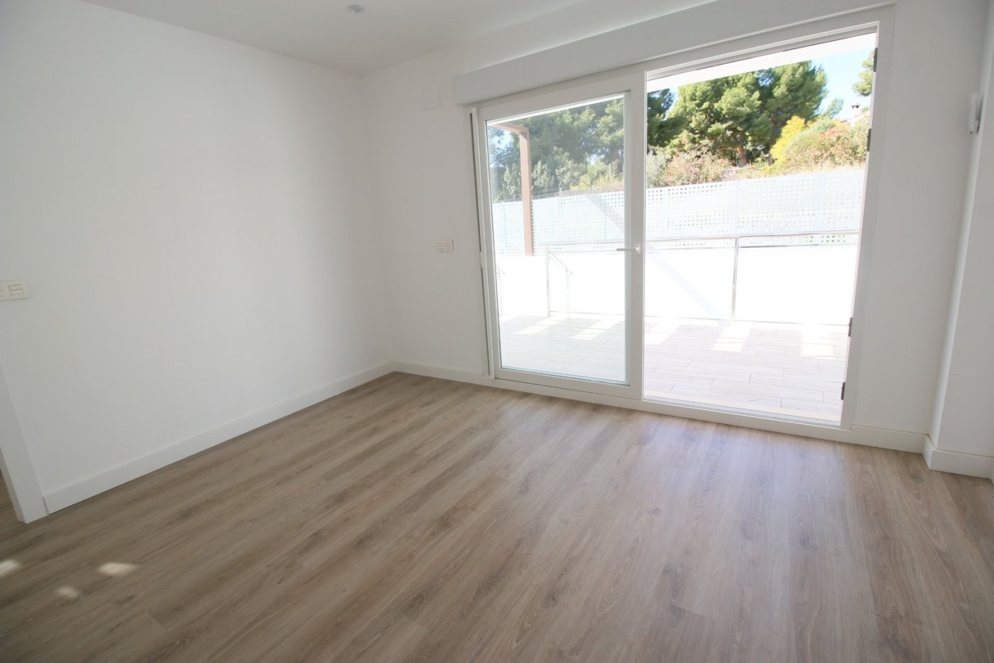4-10-11 Villa de obra nueva en zona Av. Coloma de La Nucia