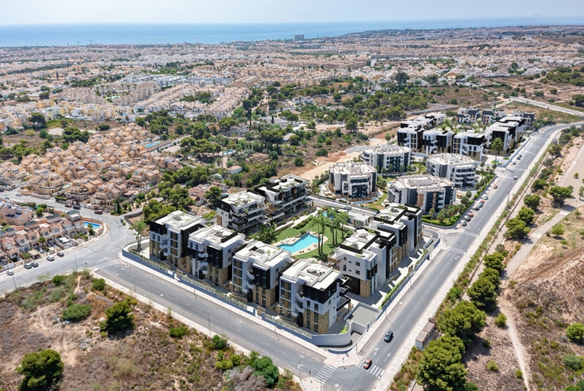 NEW BUILD RESIDENTIAL COMPLEX IN LOS ALTOS