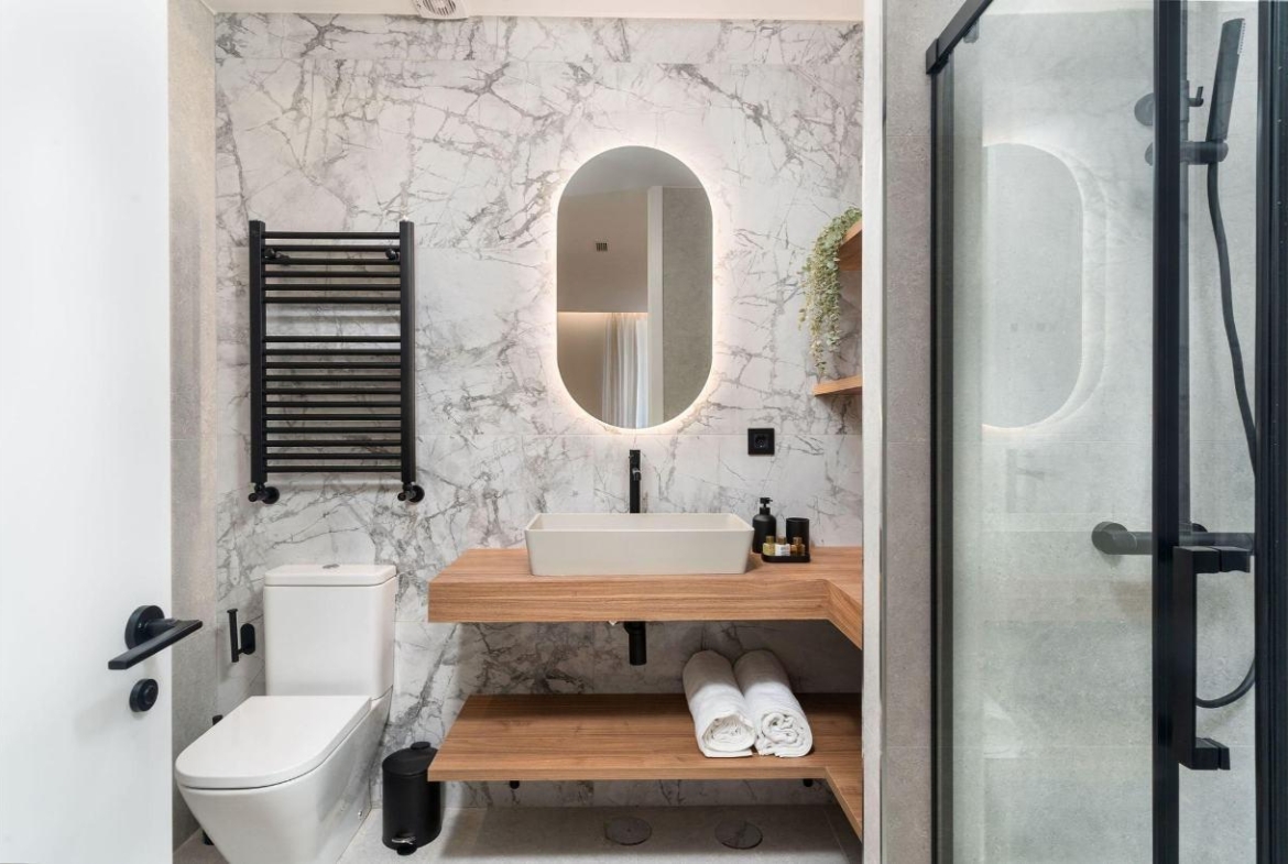 LUXUEUS VOLLEDIG GERENOVEERD APPARTEMENT IN MADRID CENTER