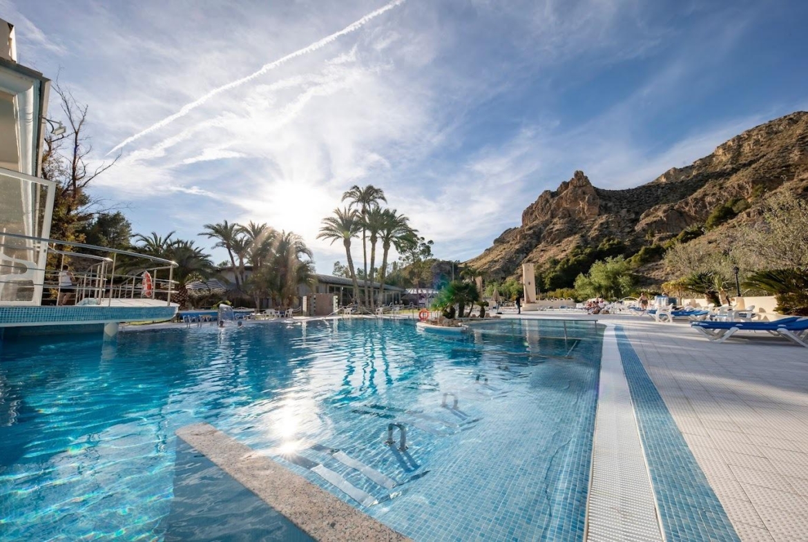 Apartment in Archena with unobstructed views of the spa, garage and storage room. Luxury common areas