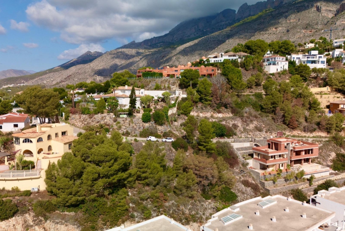 Land for sale in Altea la Vella — your perfect corner on the coast!